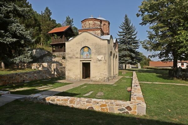 Западна страна цркве