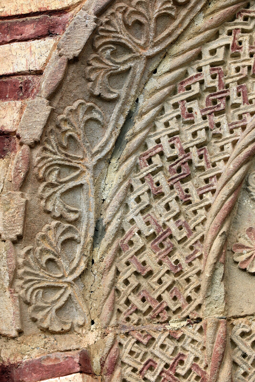Bifora on the West Part of the South Wall with Birds Drinking from a Cup, detail