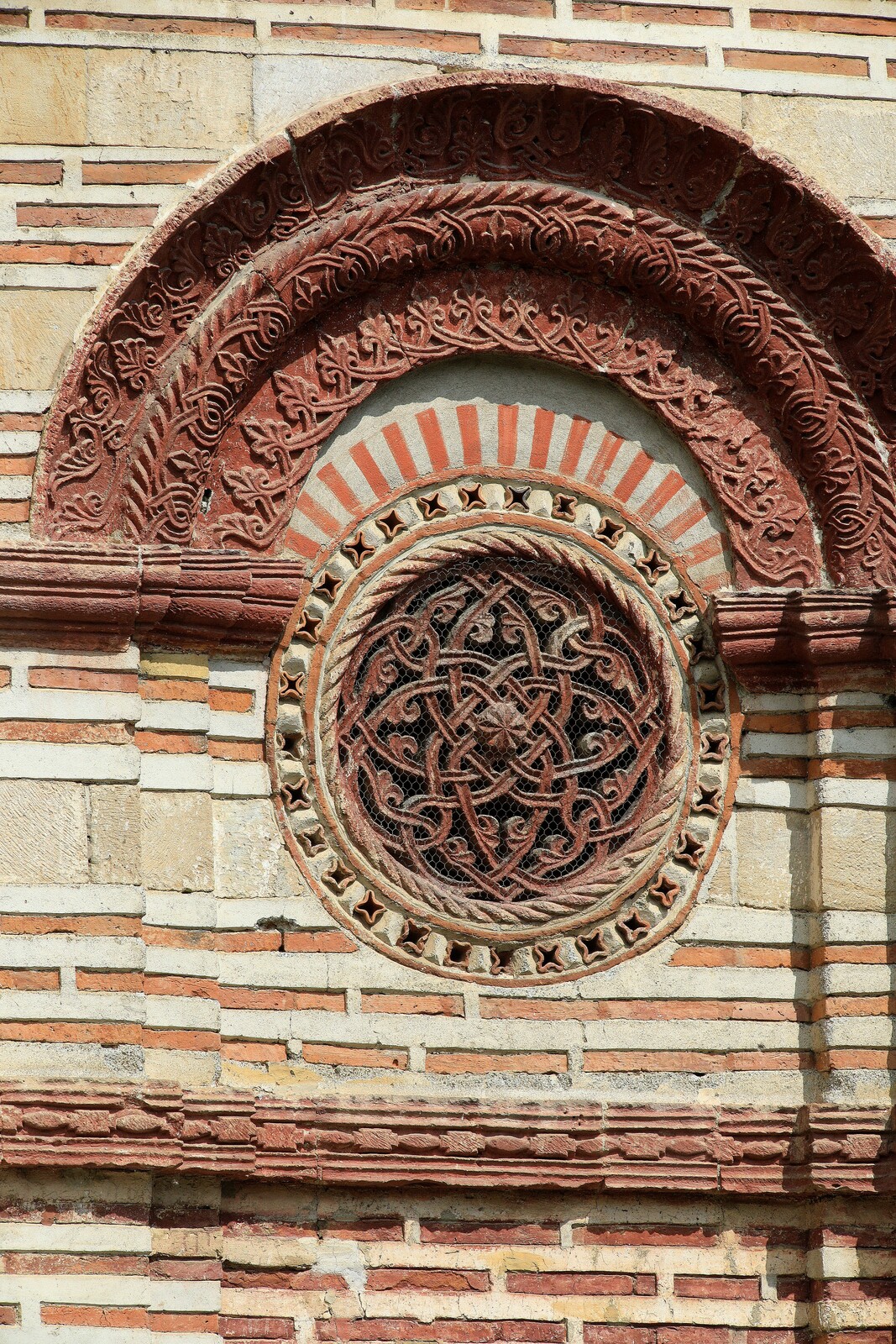 Archivolt and Rosette on the East Part of the South Wall