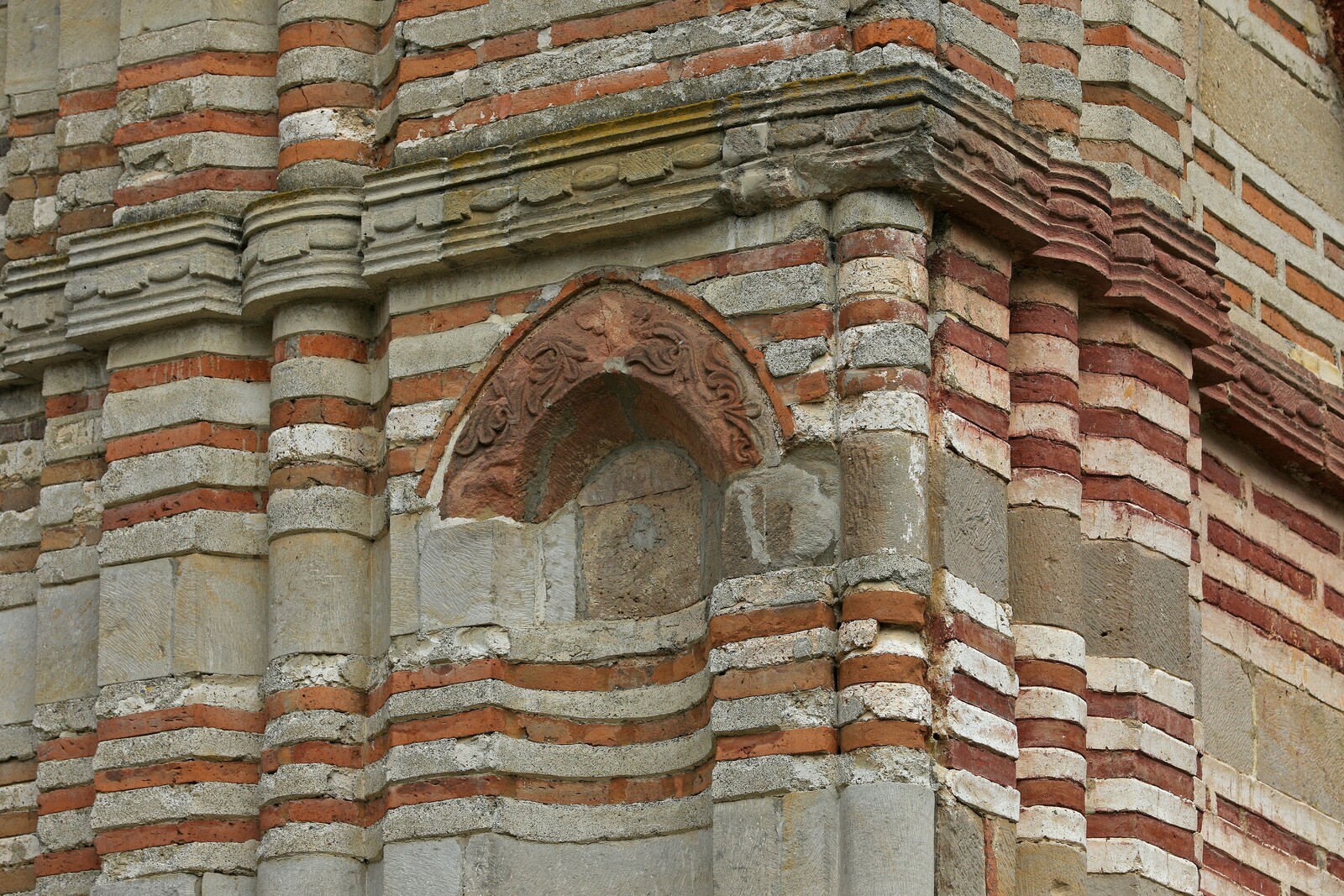 Arch of the North Niche of the West Facade