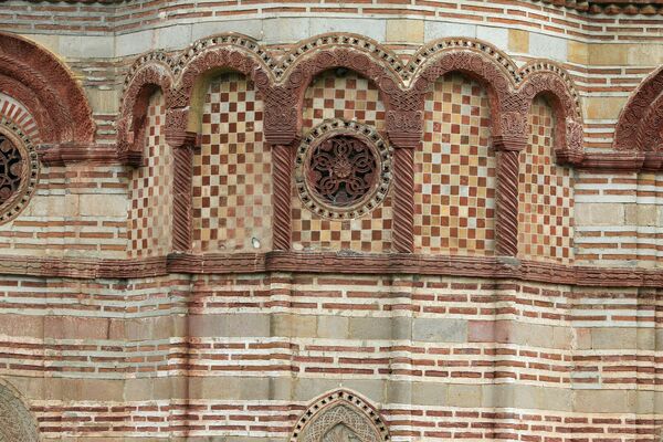 Blind Arcade and Rosette of the South chantry