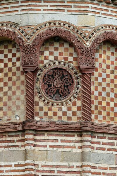 Blind Arcade and Rosette of the South chantry, detail
