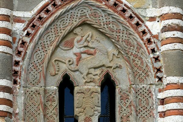 Bifora of the Altar Apse with a Representation of the Battle of Samson and the Lion (?), detail