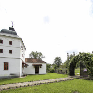 Church yard and the entrance