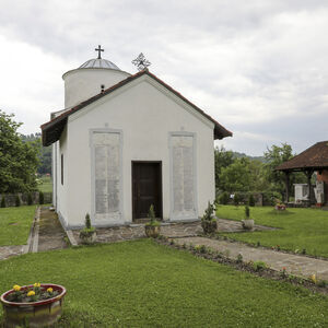 Бела црква каранска, поглед са западне стране