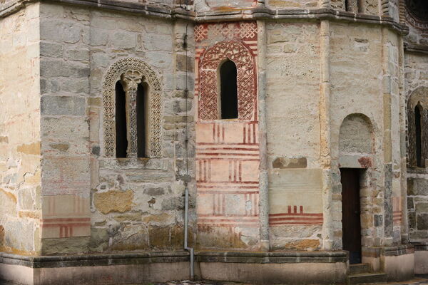 The eastern part of the northern facade with the reconstruction of the painted decoration