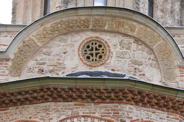 Small rosette of the north gable of the nave