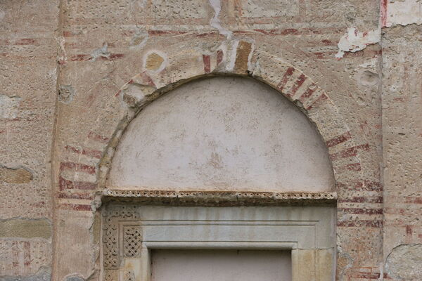 Portal on the southern facade of the narthex, detail
