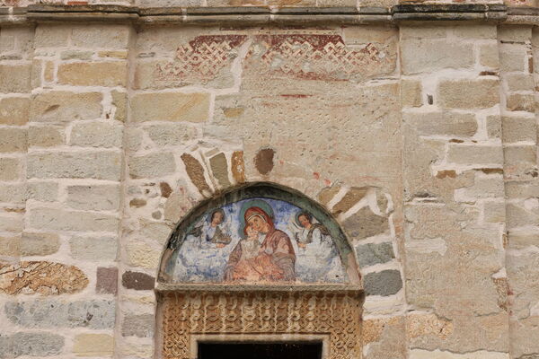 Portal on the west facade of the narthex, detail