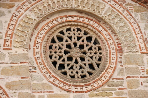 The large rosette of the western facade of the narthex