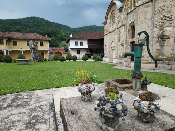 The southern part of the courtyard