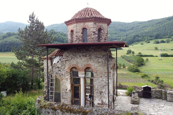 Црква са јужне стране