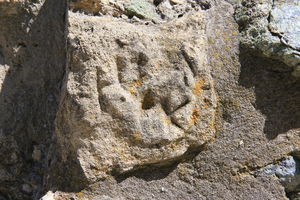 Камена сполија уграђена у јужни зид припрате
