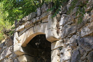 Лук и конзоле трпезаријског камина