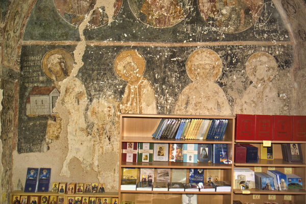 Chapel's west wall with portraits of Serbian medieval rulers