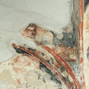 Fresco remains on the southwest pendentive and and on the south wall of the naos