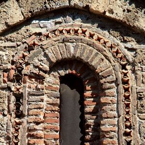 Window of the central bay, southern facade