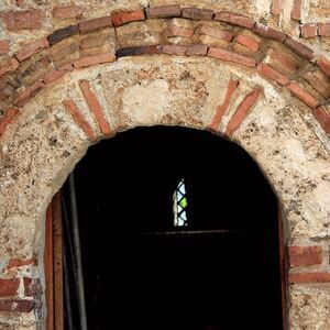 Ceramoplastic decoration of the portal