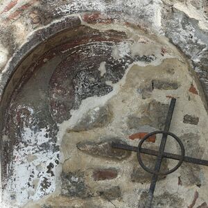 Niche above the entrance