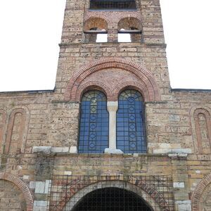 Western facade and the entrance