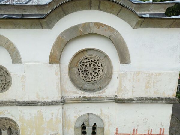 The rosette of the northern facade of the chancel