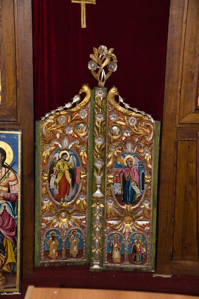 Royal Doors, Annunciation