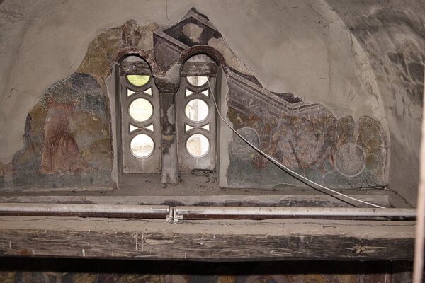 Myrrh-bearing women at the tomb of Christ
