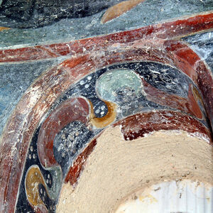 Ornamental band in the dome window