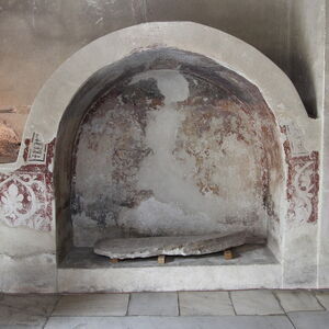 Arcosolium over the tomb with remains of the wall paintings