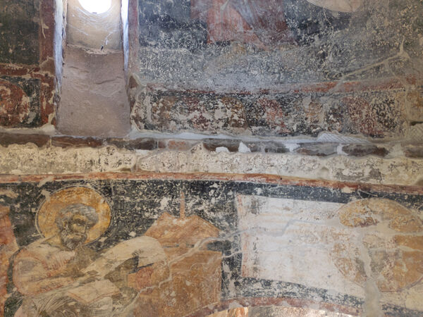 Detail of the ornament at the base of the tambour and remains of the inscription in the dome ring